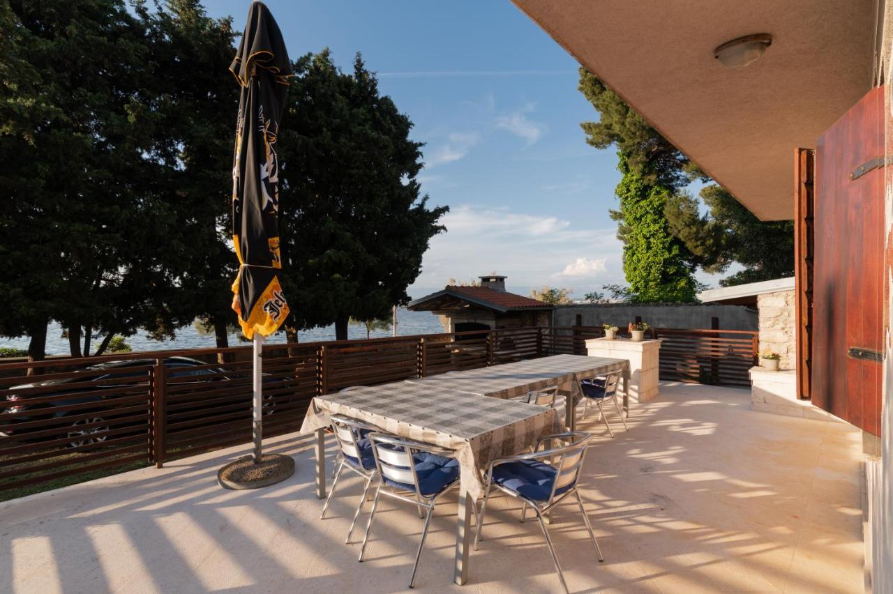 Beachfront Apartments Calm Sea Preko Exterior foto